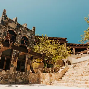 https://castillo-blarney-inn.cabosanlucashotelsmexico.com
