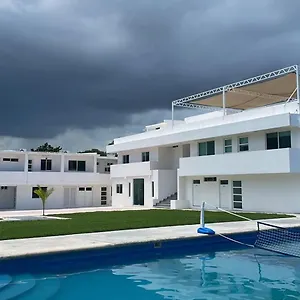 Stone Wall Residences *** Cancún
